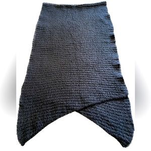 💕 EUC Women’s Navy Blue Wrap Scarf in 100% polyester, 21”x 72”